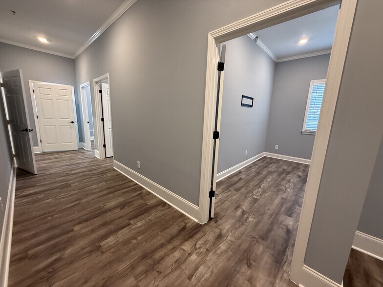 More Photos Of 251 Heritage Walk, Woodstock Medical For Lease