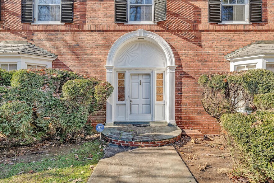 More Photos Of 934 Commander Dr, Roanoke Specialty For Sale