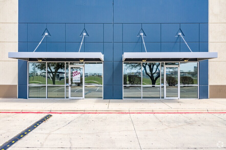 More Photos Of 8562 NE Loop 410, San Antonio Unknown For Lease