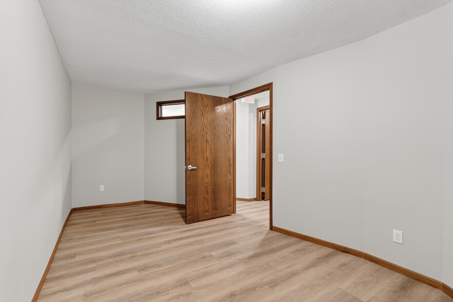 More Photos Of 407 Vermillion St, Hastings Office For Sale