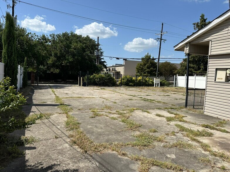 More Photos Of 555 E Boyd Dr, Baton Rouge Multifamily For Sale
