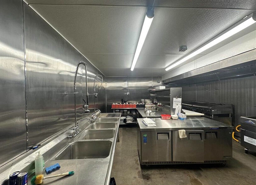 More Photos Of 504 Main St, Varna Restaurant For Sale