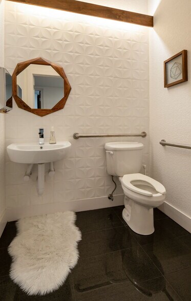 More Photos Of 603 E Olympia Ave, Punta Gorda Medical For Sale