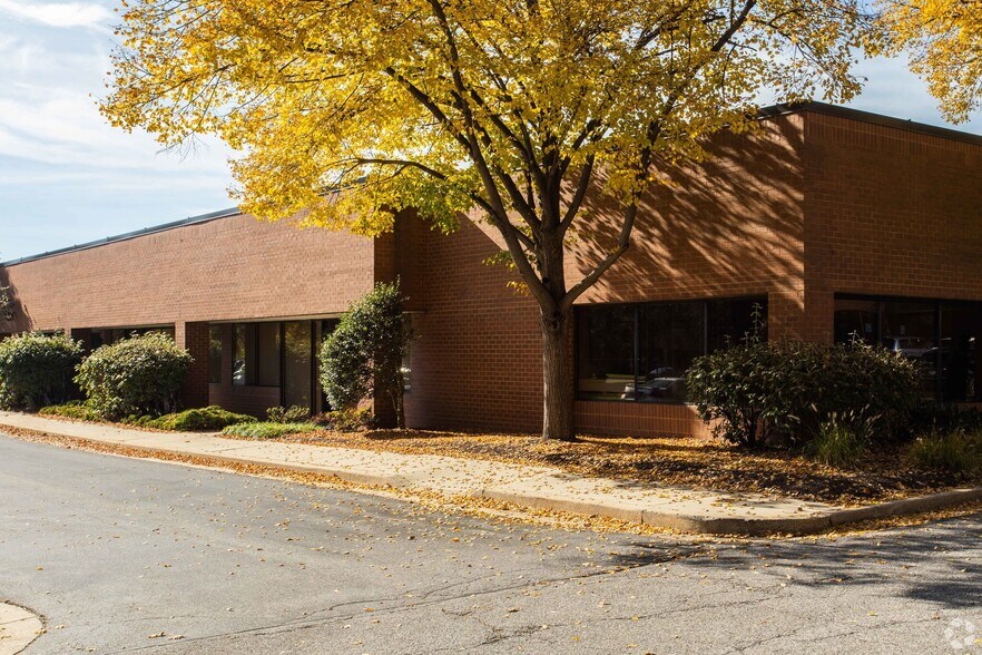More Photos Of 7610-7616 Standish Pl, Rockville Flex For Lease