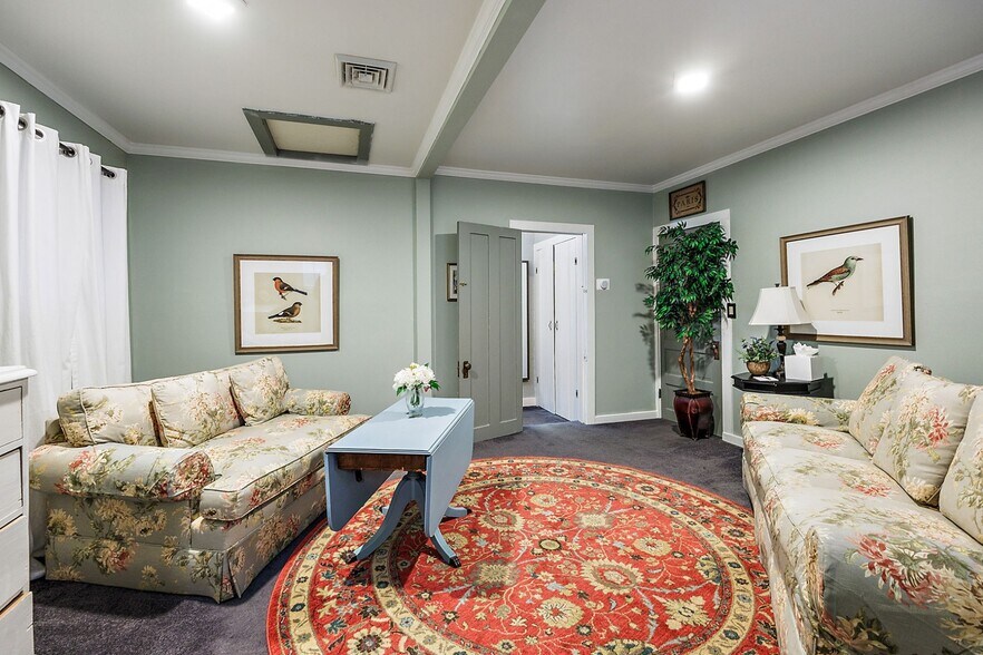 More Photos Of 455 N Oregon St, Jacksonville Hospitality For Sale