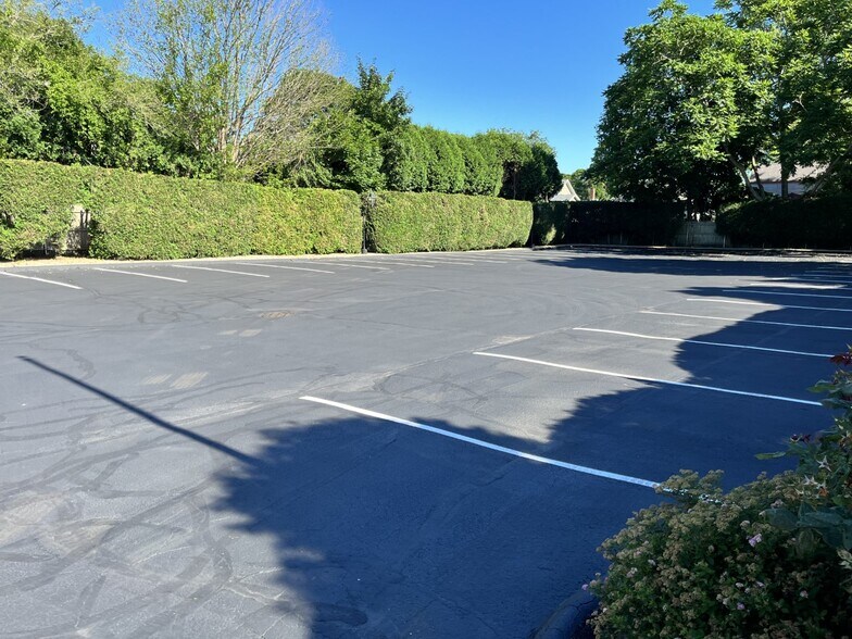 More Photos Of 138 Main St, South Kingstown Medical For Lease