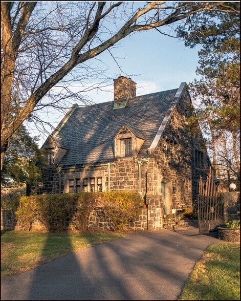 More Photos Of 669 Albany Post Rd, Briarcliff Manor Specialty For Sale