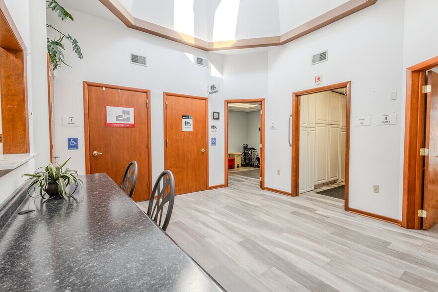 More Photos Of 310 Mulberry St, Scottdale Medical For Lease