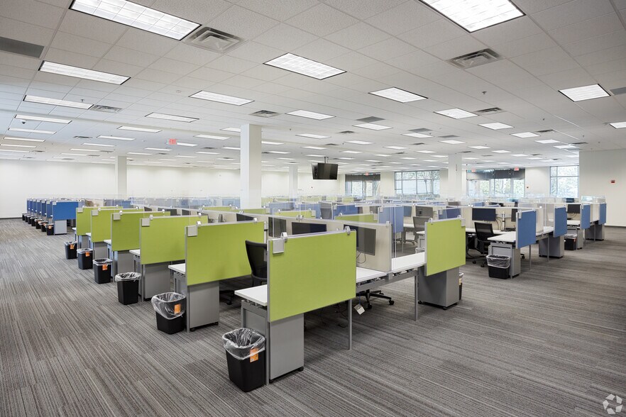 More Photos Of 30 S Keller Rd, Orlando Flex For Lease