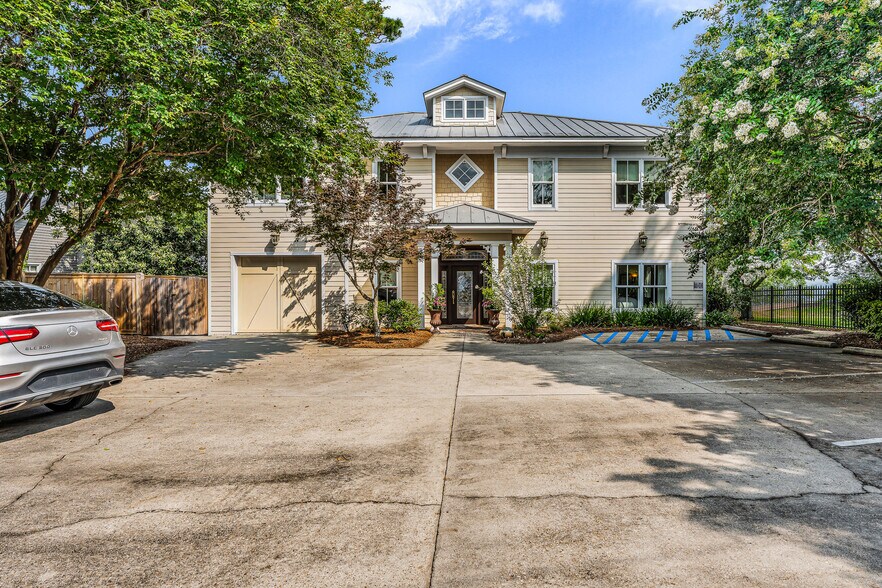 More Photos Of 202 S Mobile St, Fairhope Hospitality For Sale