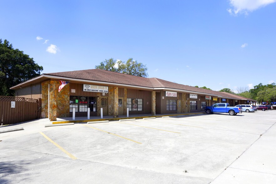 More Photos Of 1014 W Dr. Martin Luther King Jr Blvd, Seffner General Retail For Lease