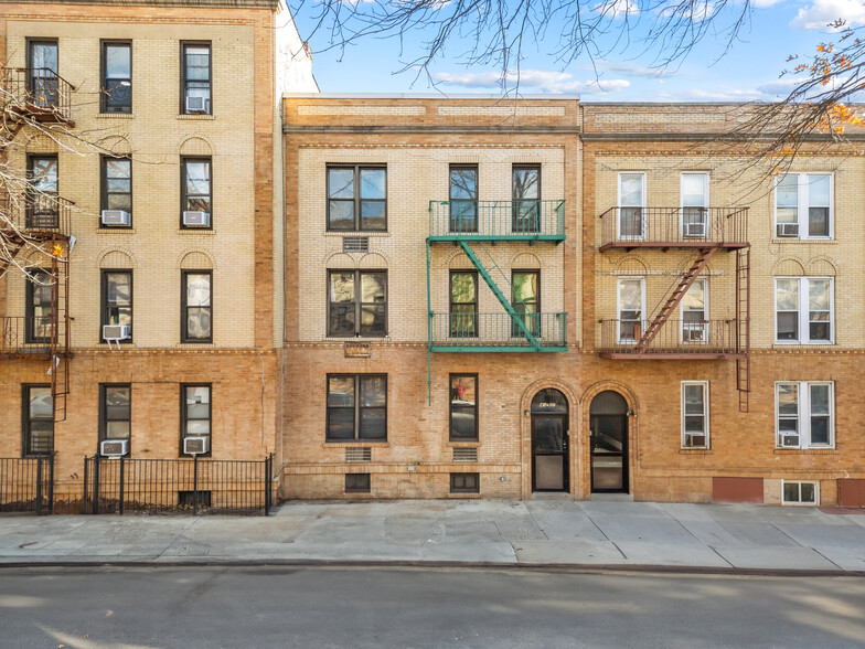 Primary Photo Of 4107 54th St, Woodside Apartments For Sale