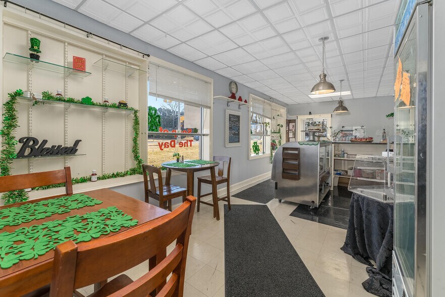 More Photos Of 615 3rd Ave, Alpha Freestanding For Sale
