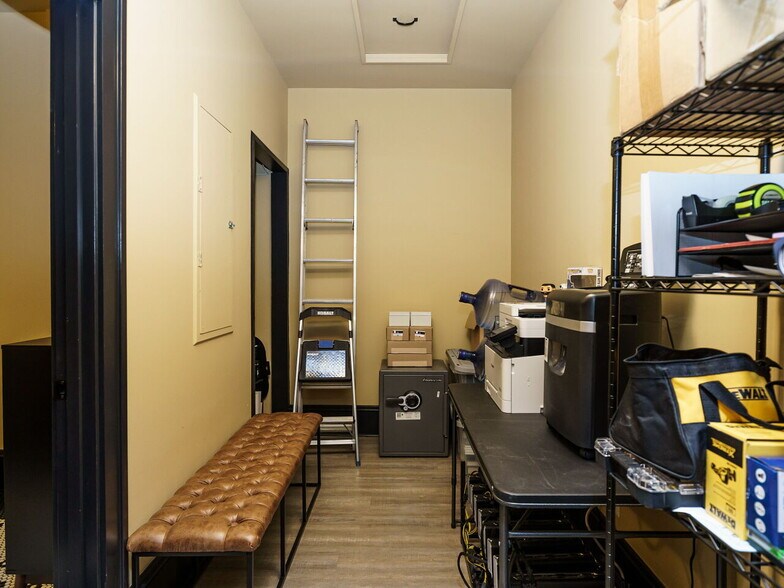 More Photos Of 201 Chatham St, Sanford Office Residential For Sale