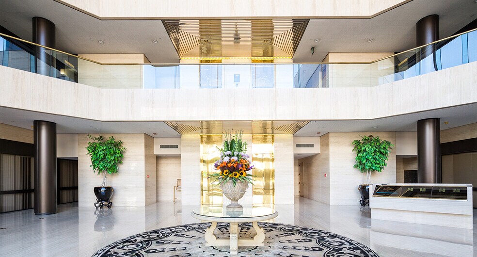 More Photos Of 5260 N Palm Ave, Fresno Office For Lease