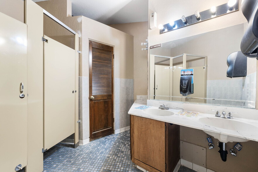 More Photos Of 1455 Willow Creek Rd, Prescott Religious Facility For Sale