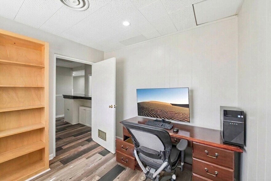 More Photos Of 224 E Broad St, Winder Medical For Sale
