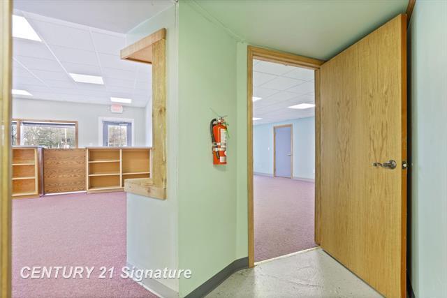 More Photos Of 2019 Columbus Ave, Bay City Office For Sale