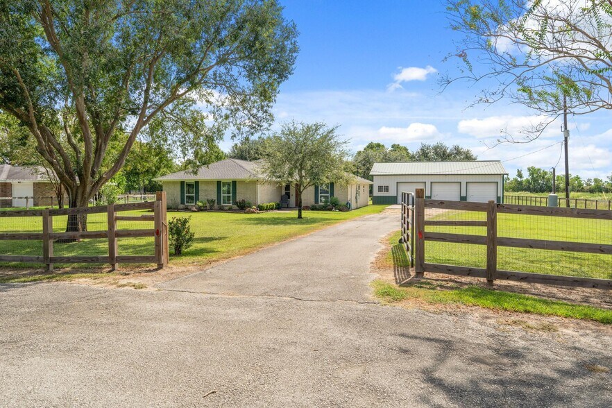 Primary Photo Of 6315 Sprigg St, Fulshear Land For Sale