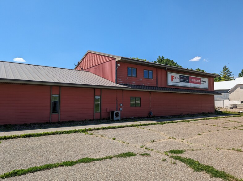 More Photos Of 6150 W Frontage Rd, Medford Warehouse For Sale