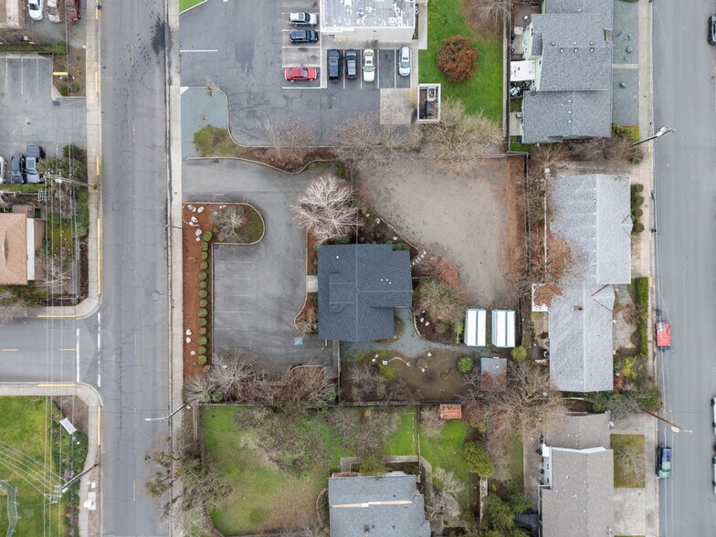 More Photos Of 858 NE A St, Grants Pass Office Residential For Sale