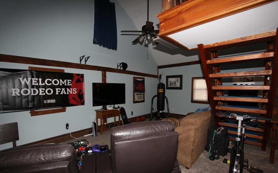 More Photos Of 19 West Ave, Woodstown Loft Creative Space For Sale