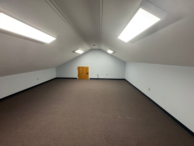 More Photos Of 621 Stephenson Ave, Savannah Daycare Center For Sale