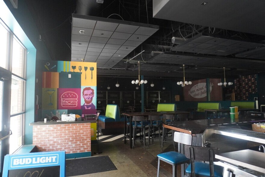 More Photos Of 730-760 Coleman Blvd, Mount Pleasant General Retail For Lease