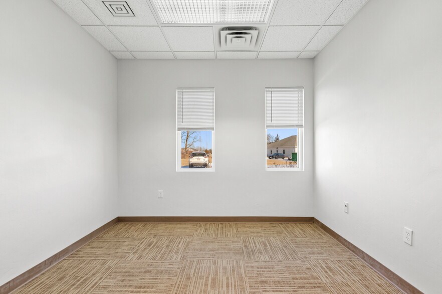 More Photos Of 1496 Bellevue St, Green Bay Office For Lease