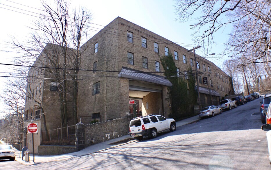 More Photos Of 78 Fort Pl, Staten Island Religious Facility For Sale