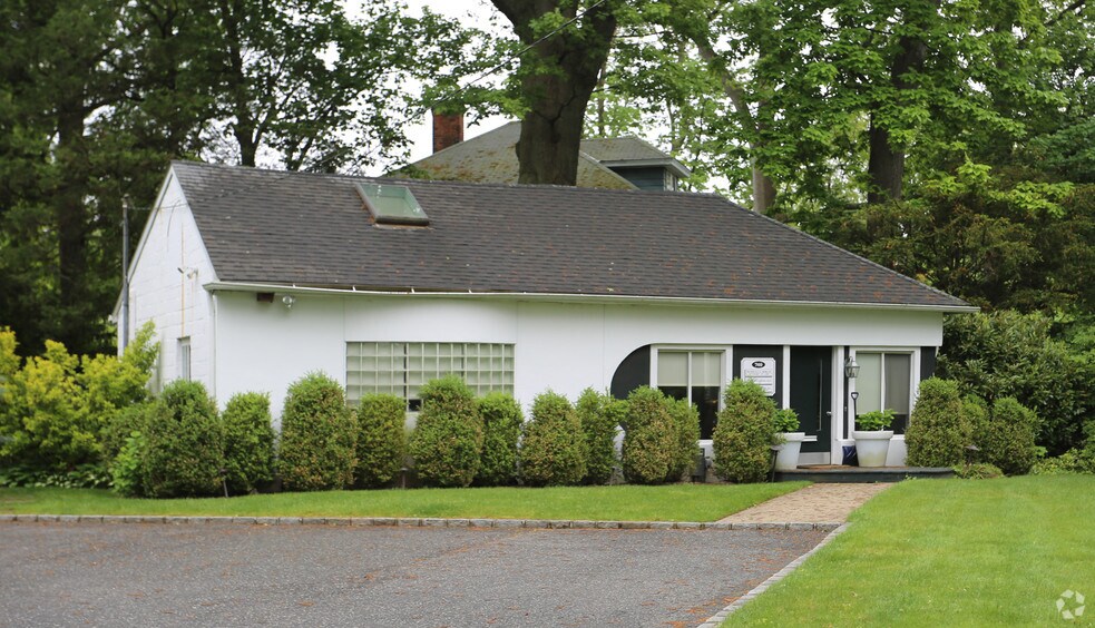 More Photos Of 740 Glen Cove Ave, Glen Head Office For Sale