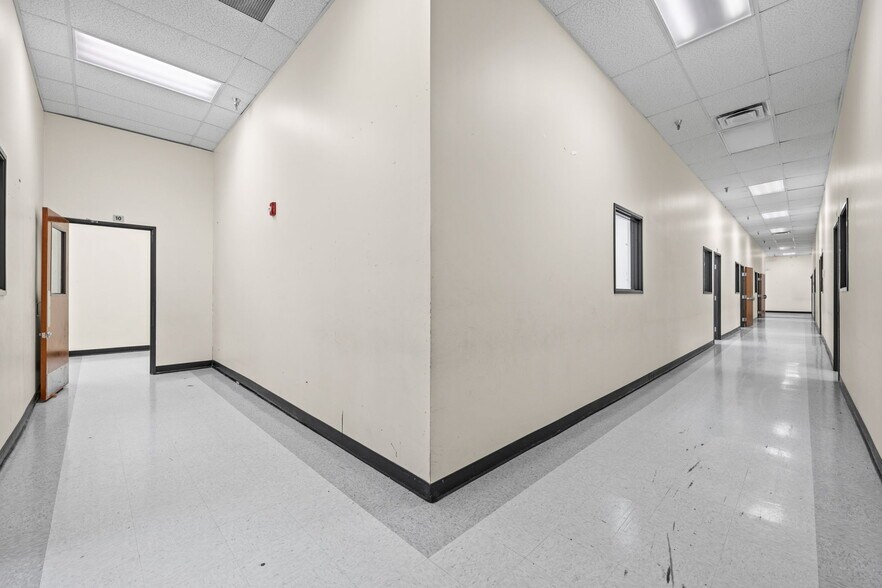 More Photos Of 1111 Digital Dr, Richardson Showroom For Sale