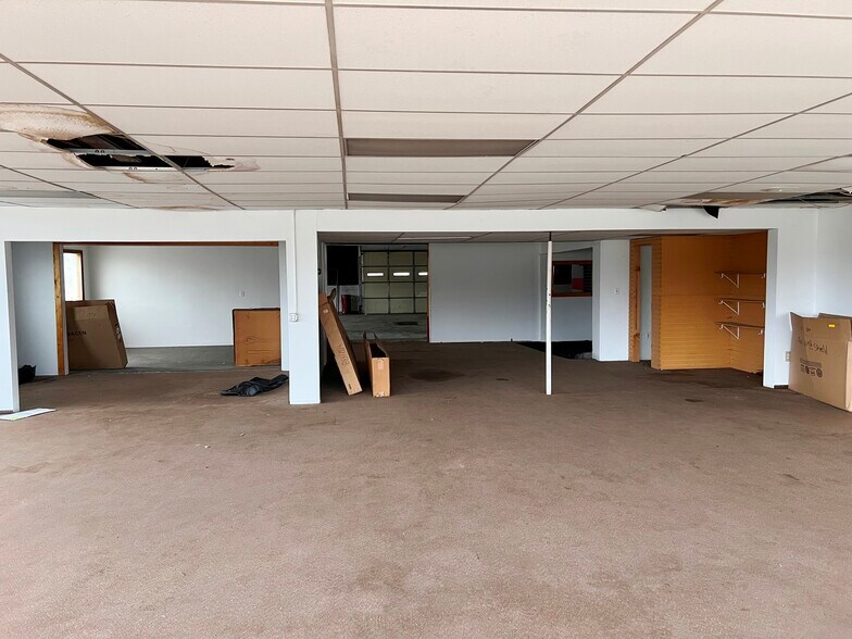 More Photos Of 22 Washington St, Brainerd Auto Dealership For Sale