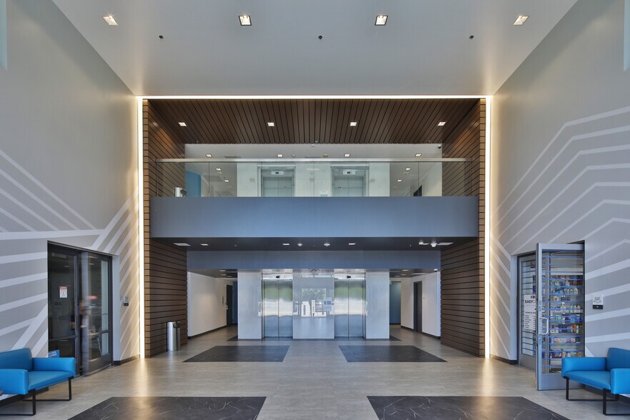 More Photos Of 7320 Woodlake Ave, West Hills Medical For Lease