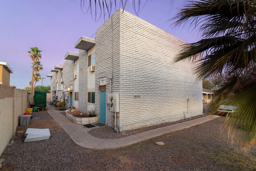 More Photos Of 525 N 32nd St, Phoenix Apartments For Sale