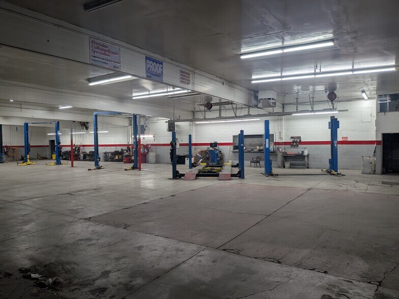 More Photos Of 3024 Fremont St, Las Vegas Auto Dealership For Lease