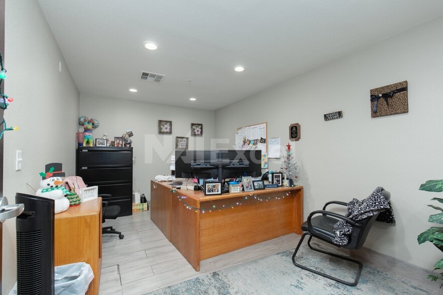 More Photos Of 4429 Losee Rd, North Las Vegas Warehouse For Sale