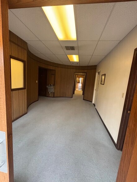 More Photos Of 529 S Jefferson, Green Bay Office For Sale