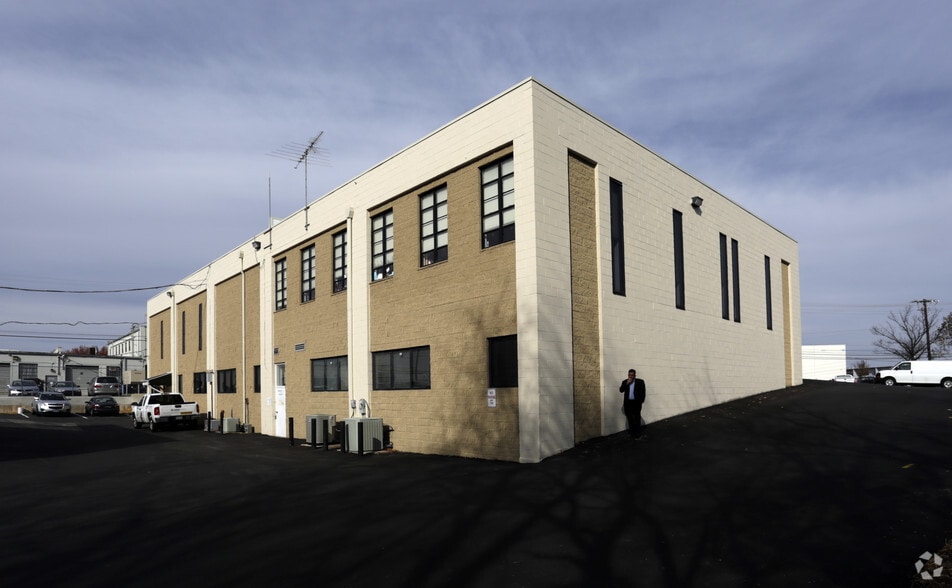 More Photos Of 645 Lofstrand Ln, Rockville Unknown For Lease