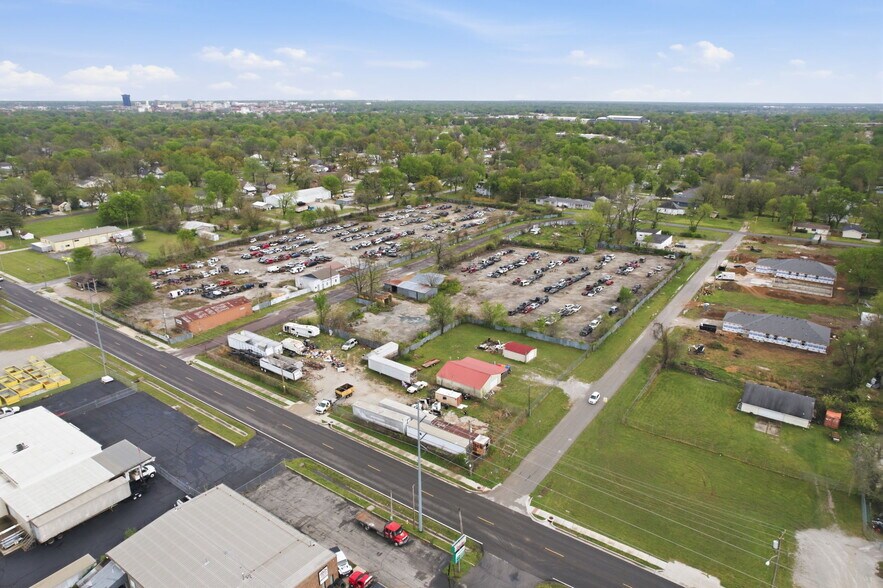 More Photos Of 2320 W Division St, Springfield Land For Sale