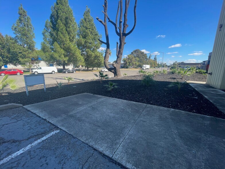 More Photos Of 2607 N Wigwam Dr, Stockton Office For Lease