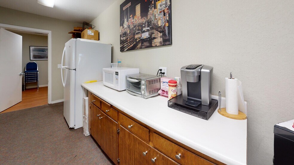 More Photos Of 540 S 12th St, Richmond Manufacturing For Sale