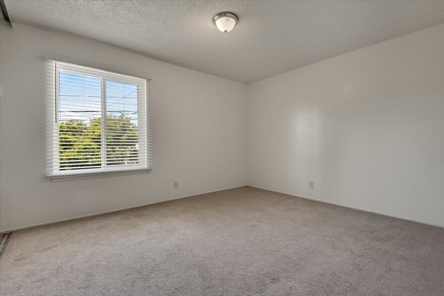 More Photos Of 2231-2233 Grant St, Berkeley Apartments For Sale