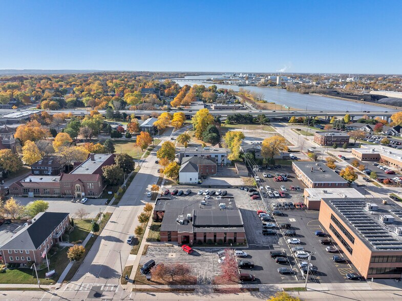 More Photos Of 414 S Jefferson St, Green Bay Office For Sale