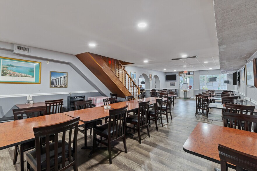 More Photos Of 663 W Pratt St, Baltimore Storefront Retail Residential For Sale