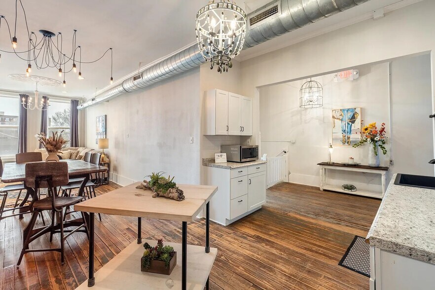 More Photos Of 506 Flynn St, Alva Storefront Retail Residential For Sale