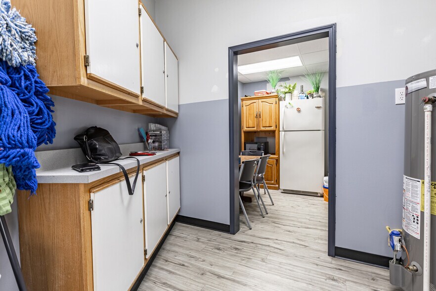 More Photos Of 2312 S Rogers St, Bloomington Freestanding For Sale