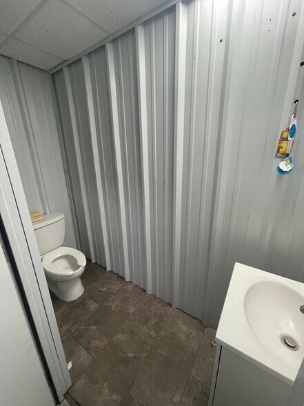 More Photos Of 3225 FM 1960 Rd, Houston Industrial For Lease