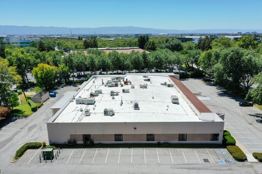 More Photos Of 118-122 Charcot Ave, San Jose Flex For Lease