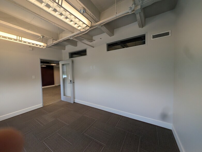 More Photos Of 219 N Main St, Bryan Office For Lease